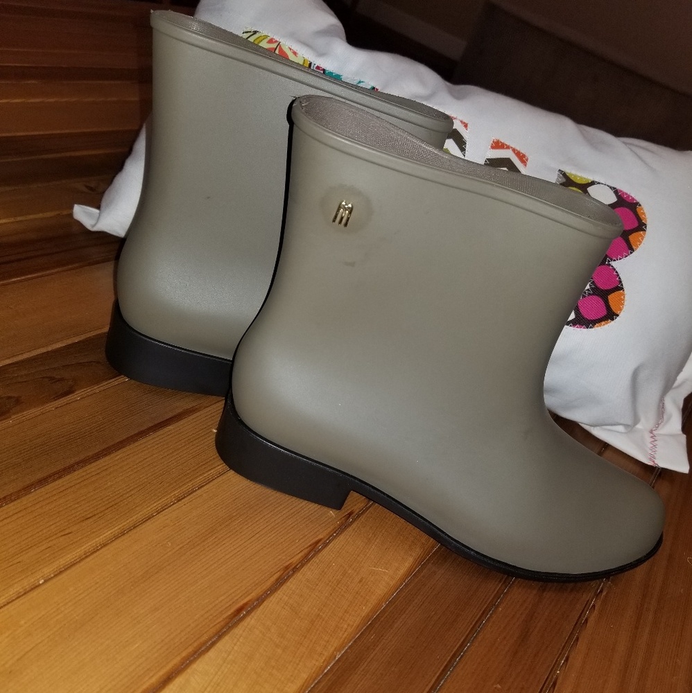 NIB Melissa Short Boots